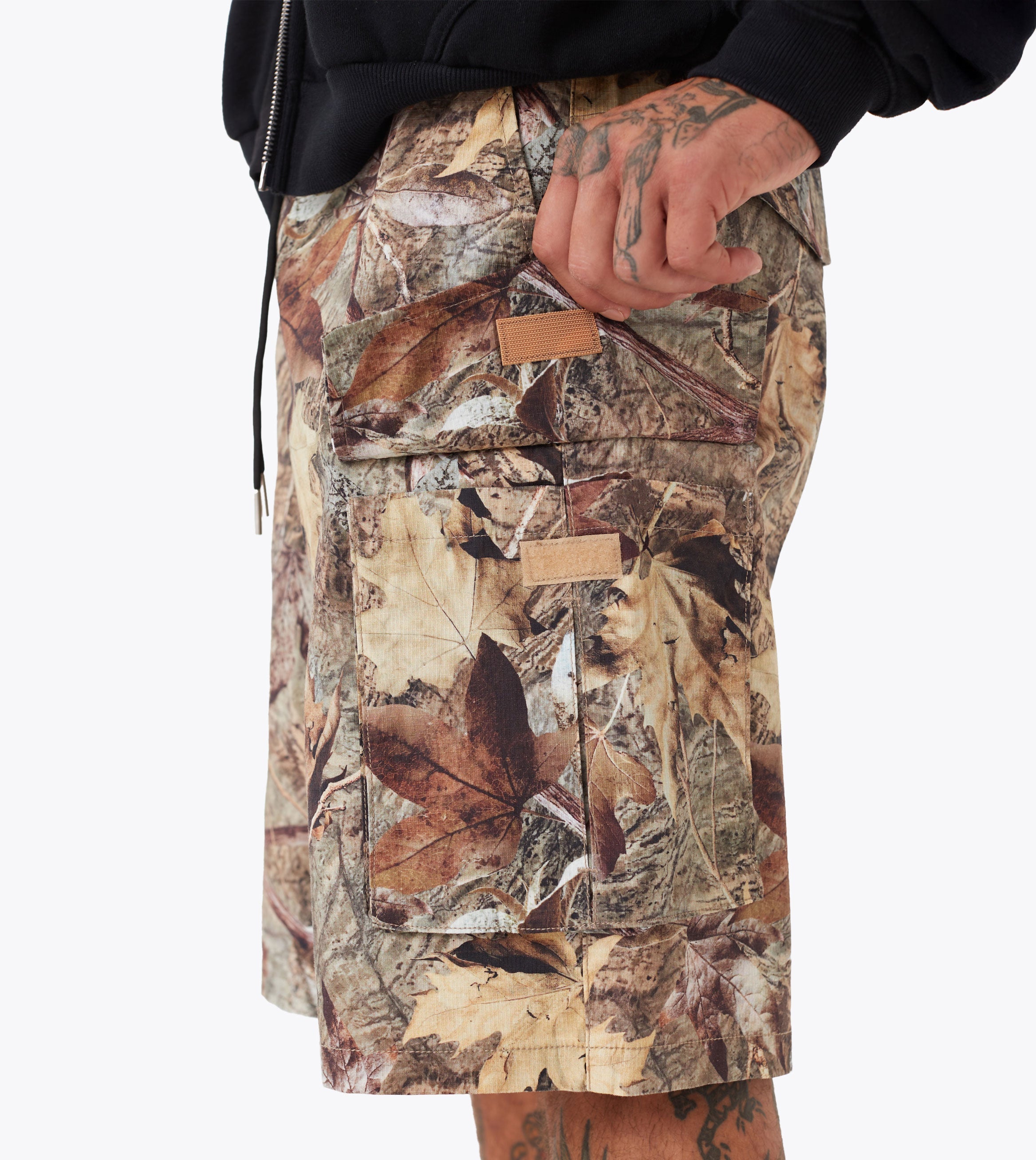 Naturalist Parachute Short Real Camo