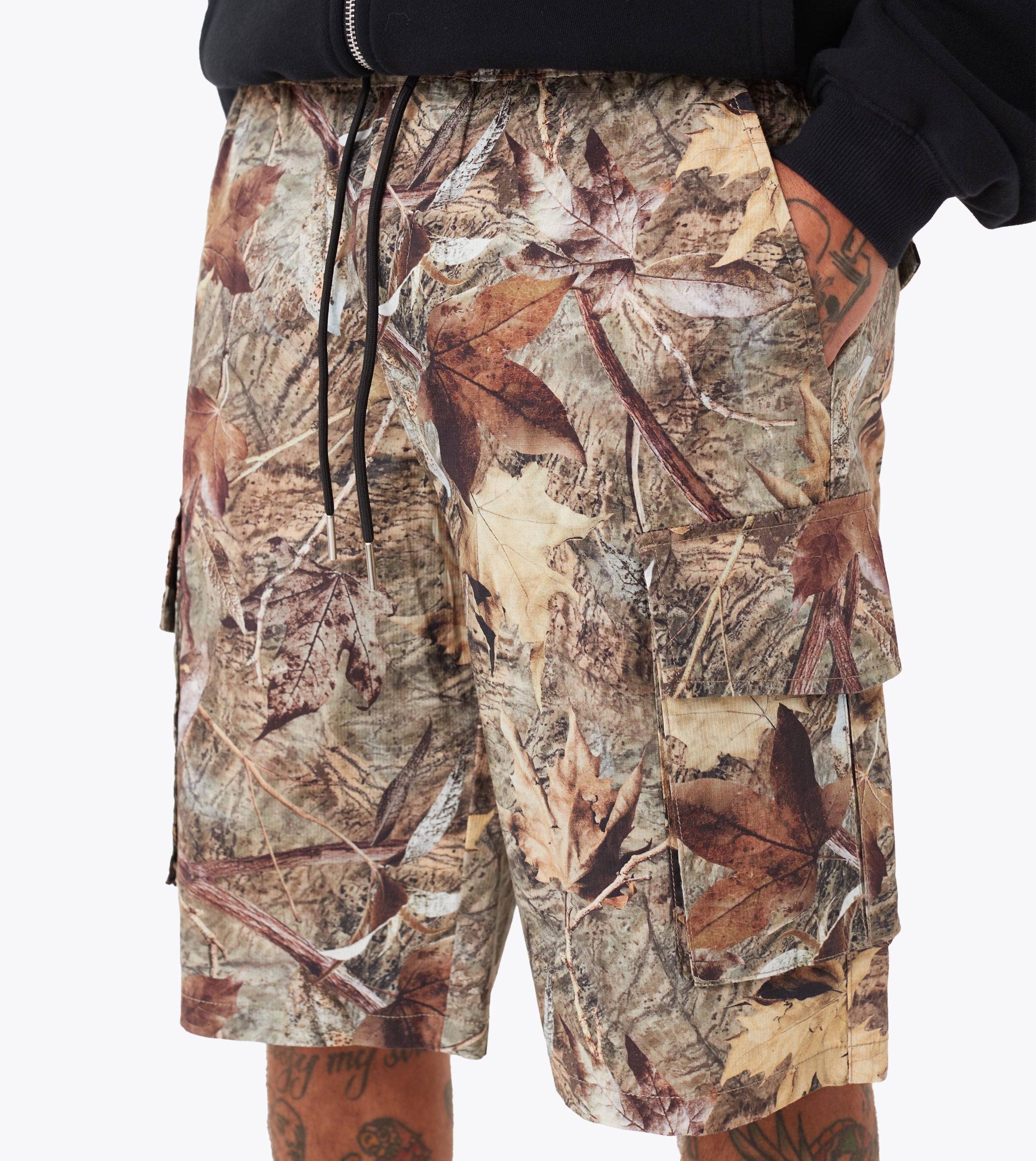 Naturalist Parachute Short Real Camo