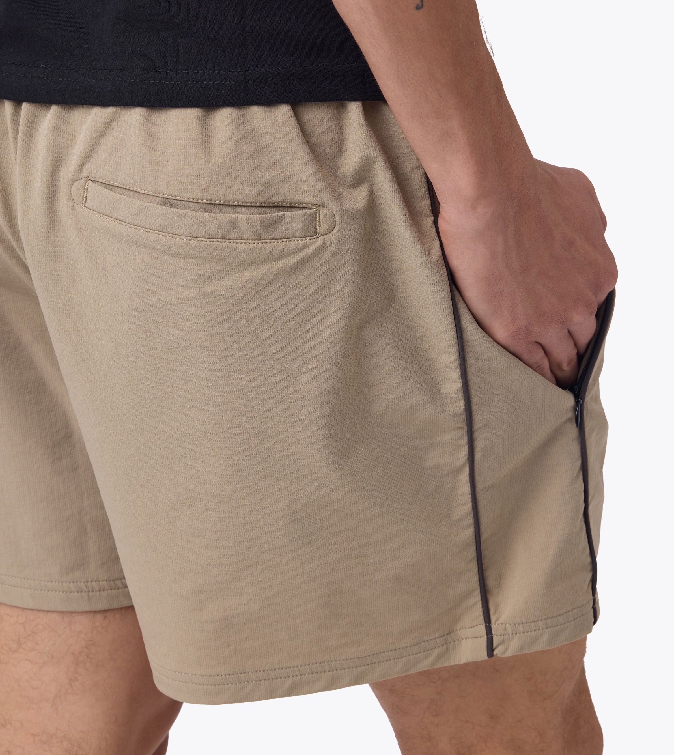 Piping Track Short Stone