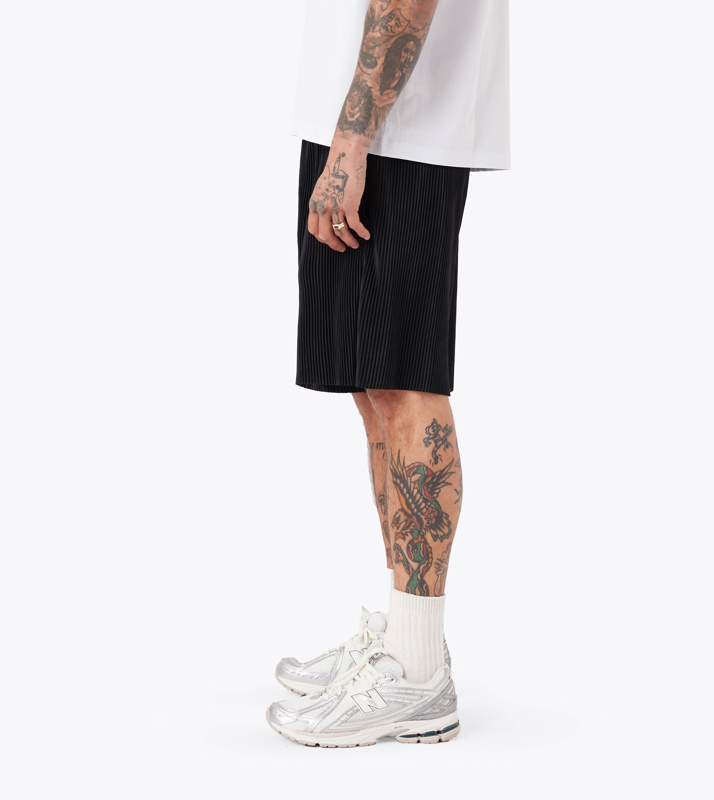 Pleated Short Black