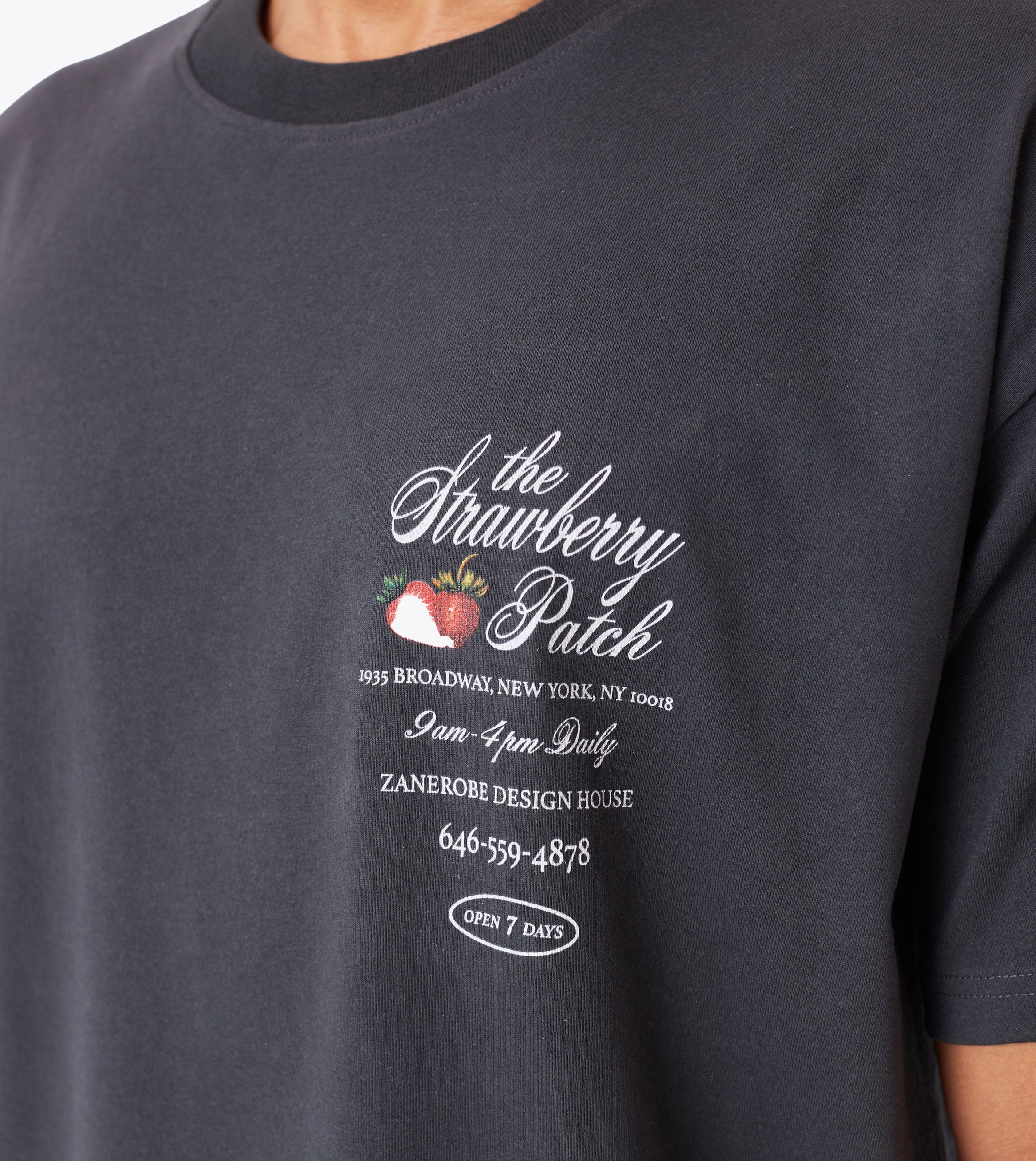 Strawberry Box Tee GD Black