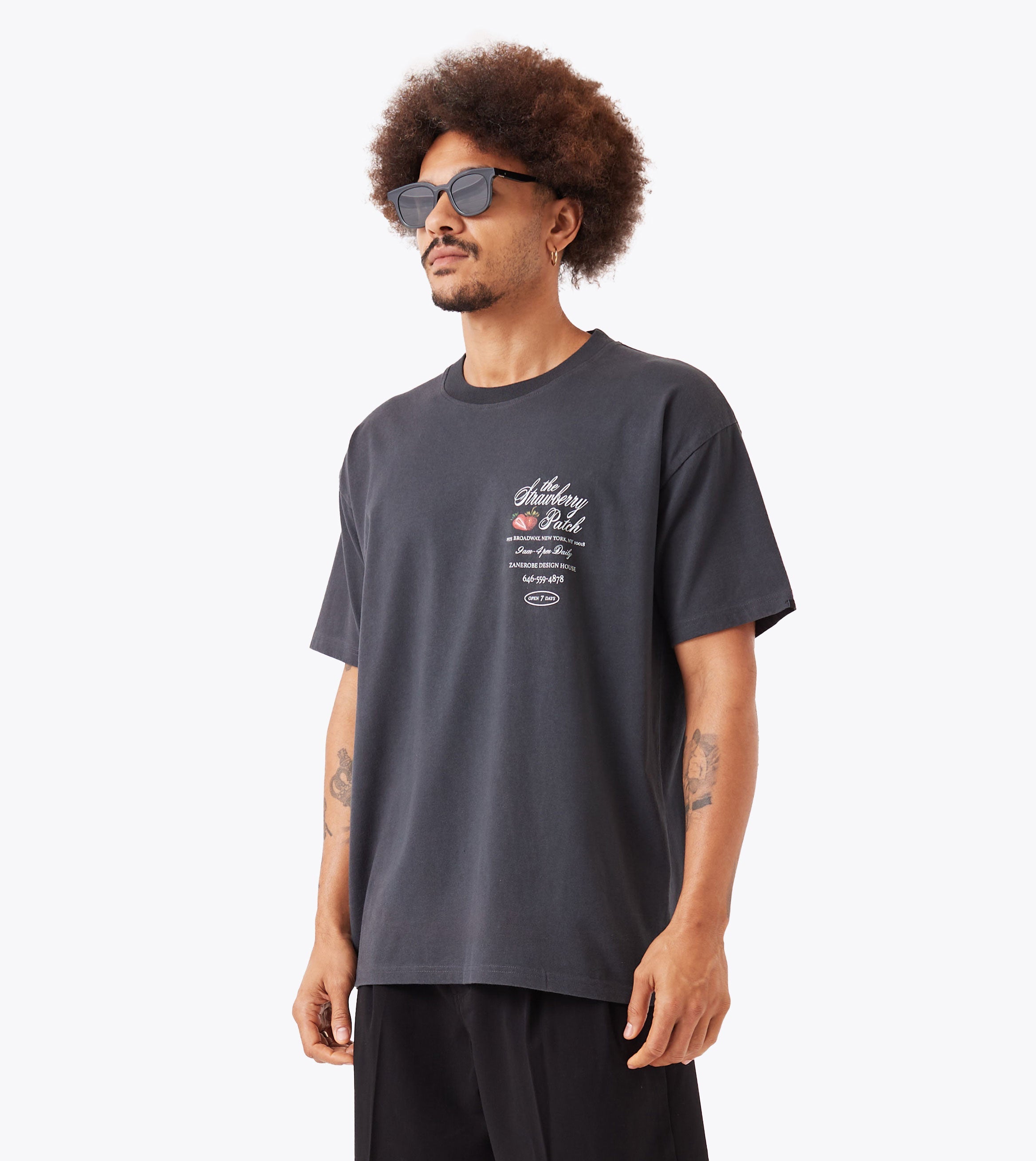 Strawberry Box Tee GD Black