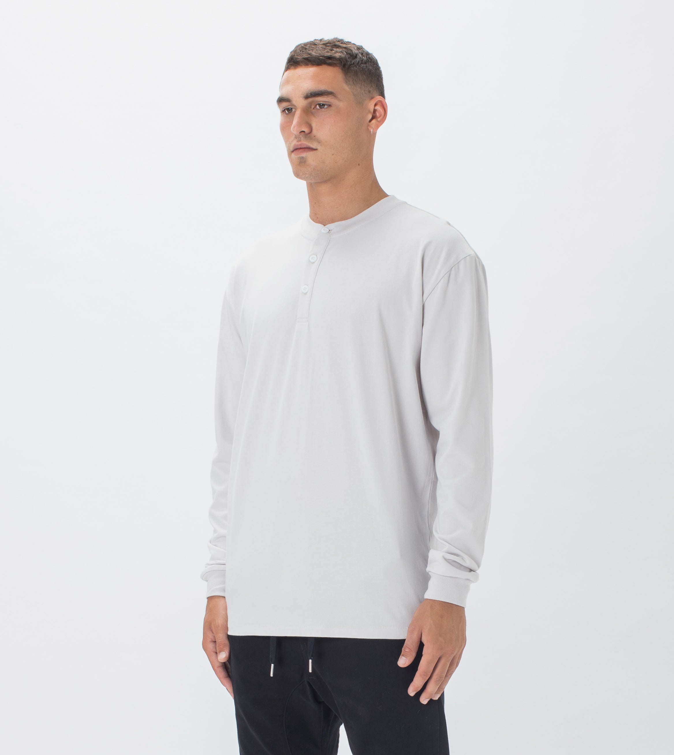Henley LS Tee Frost