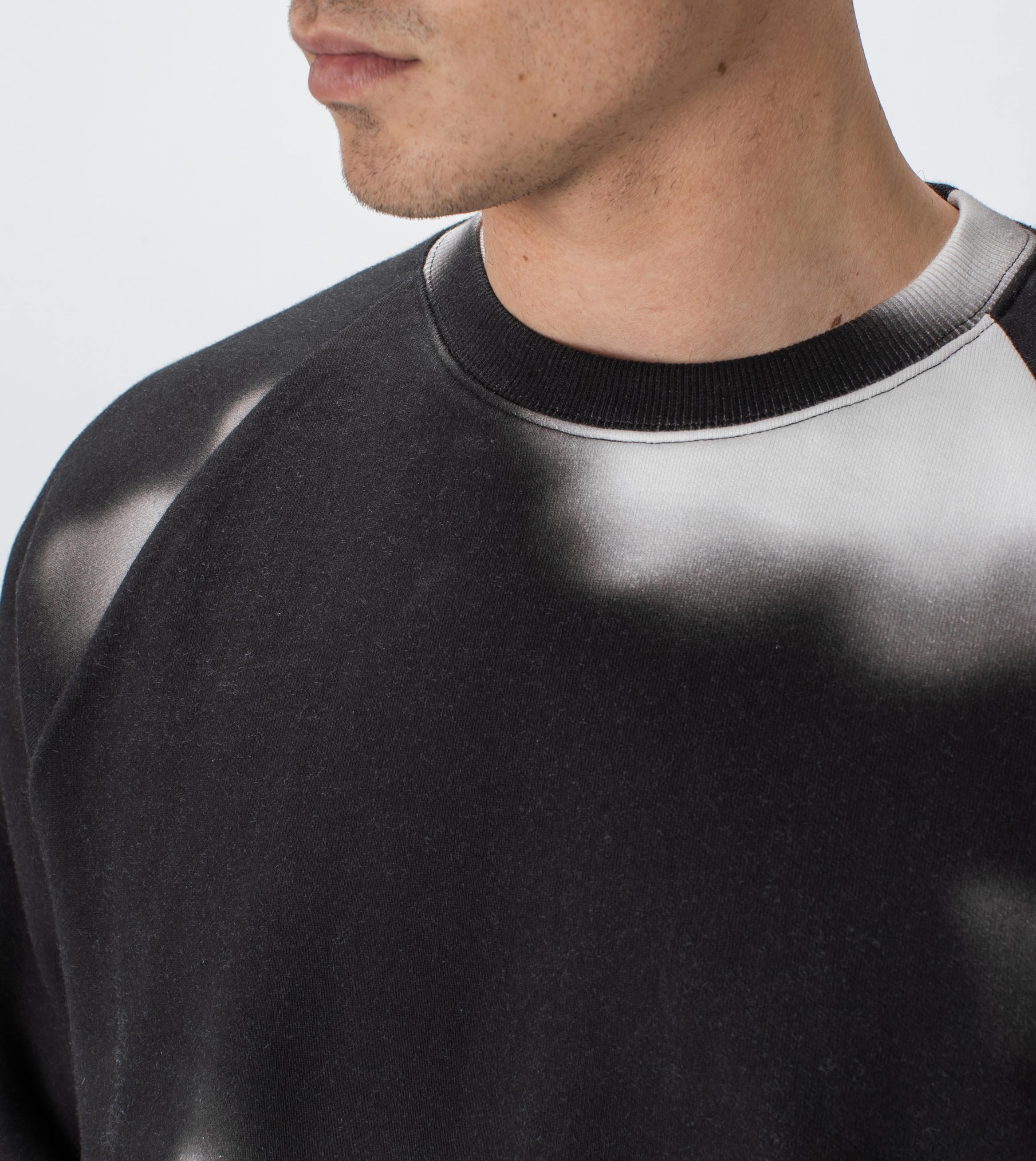 Patch Lowgo Raglan Crew Sweat Black/Milk