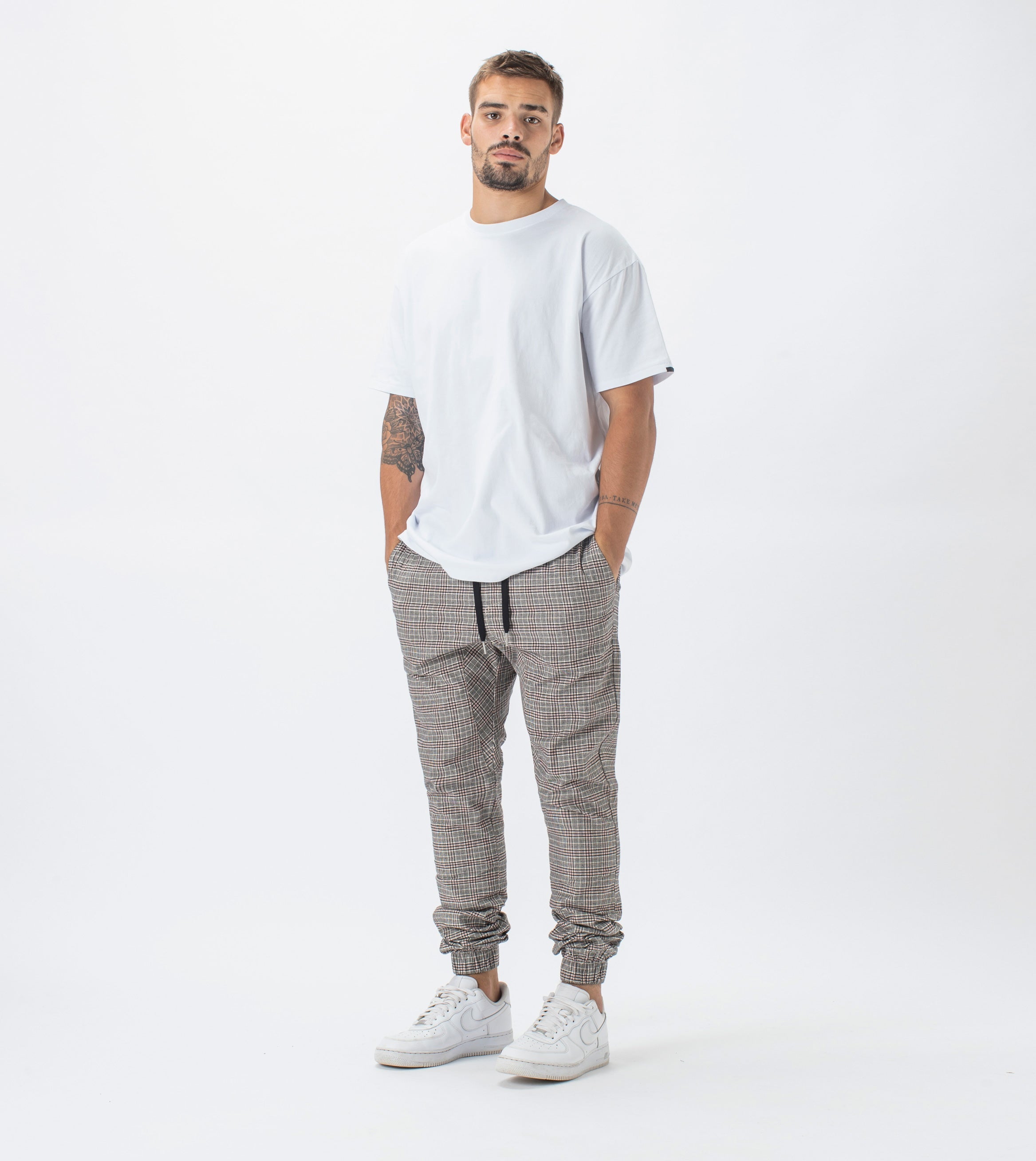 Plaid Sureshot Jogger Milk/Red