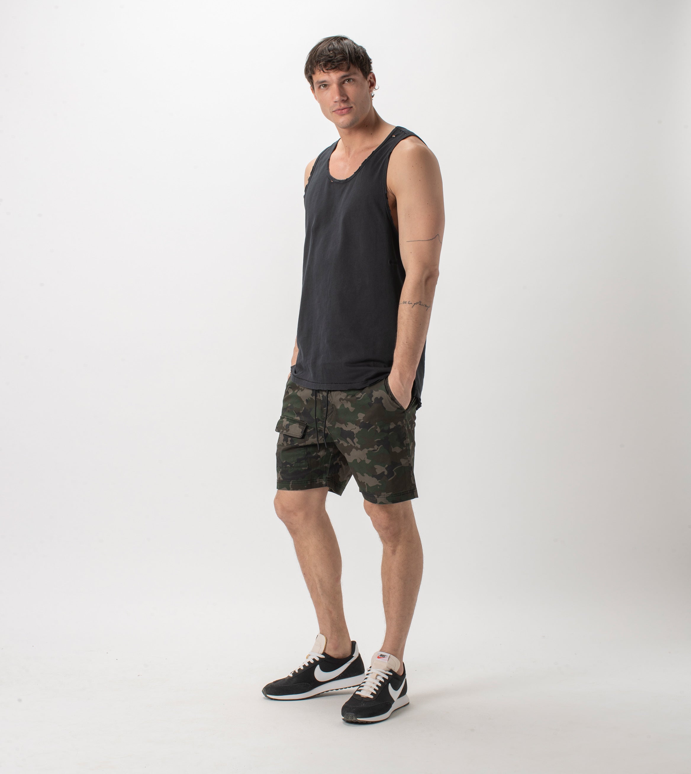 Ripped Rugger Tank GD Black
