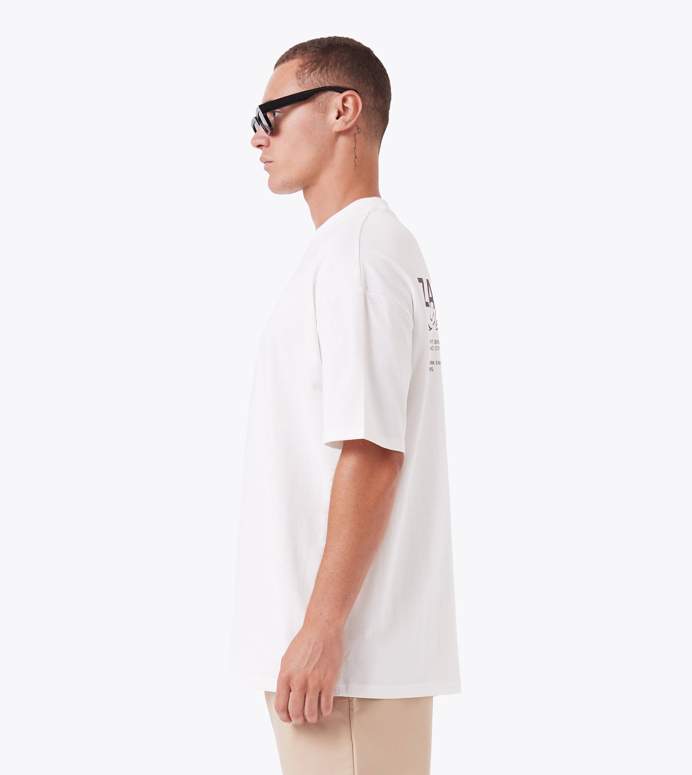 Script Box ++ Tee Vintage White
