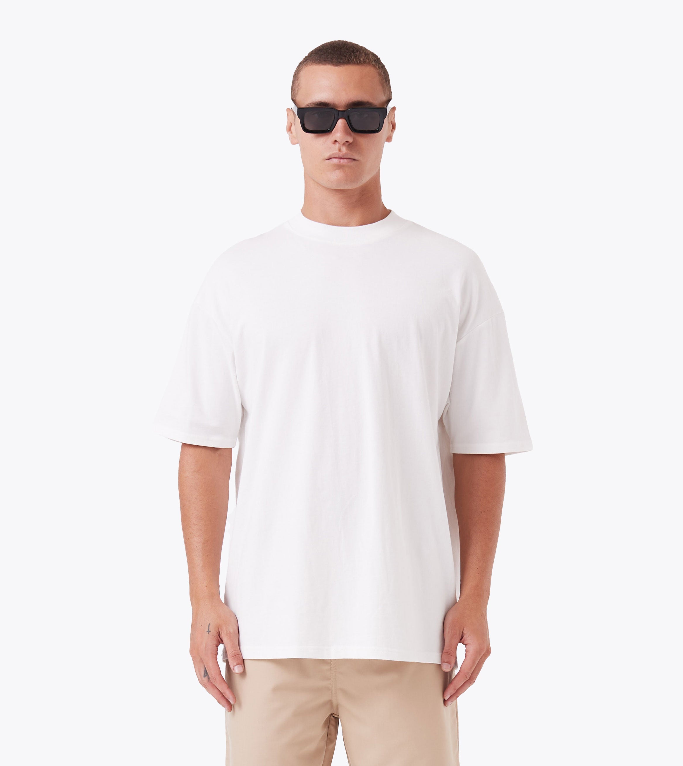 Script Box ++ Tee Vintage White
