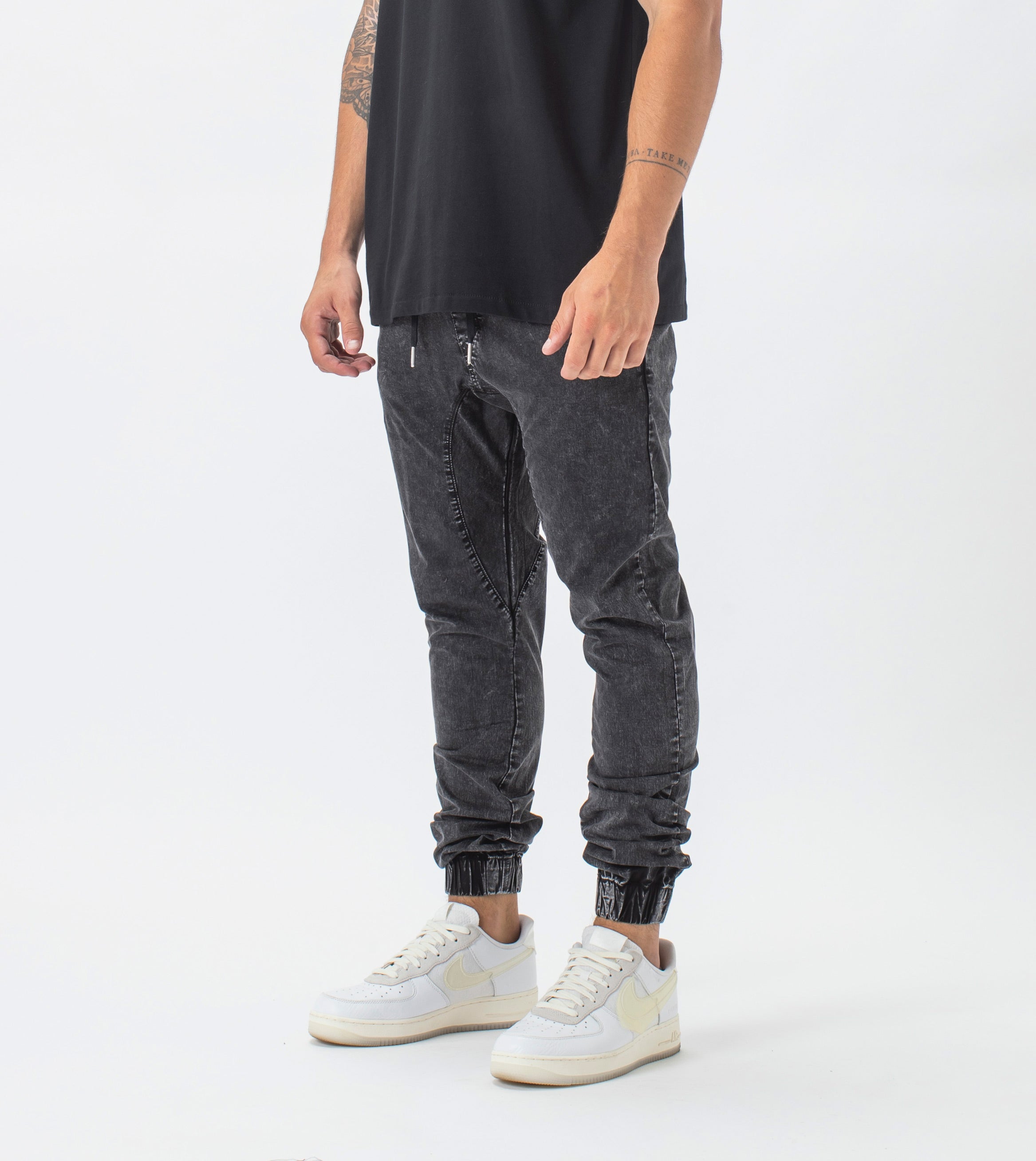 Sureshot Lightweight Jogger Vintage Black