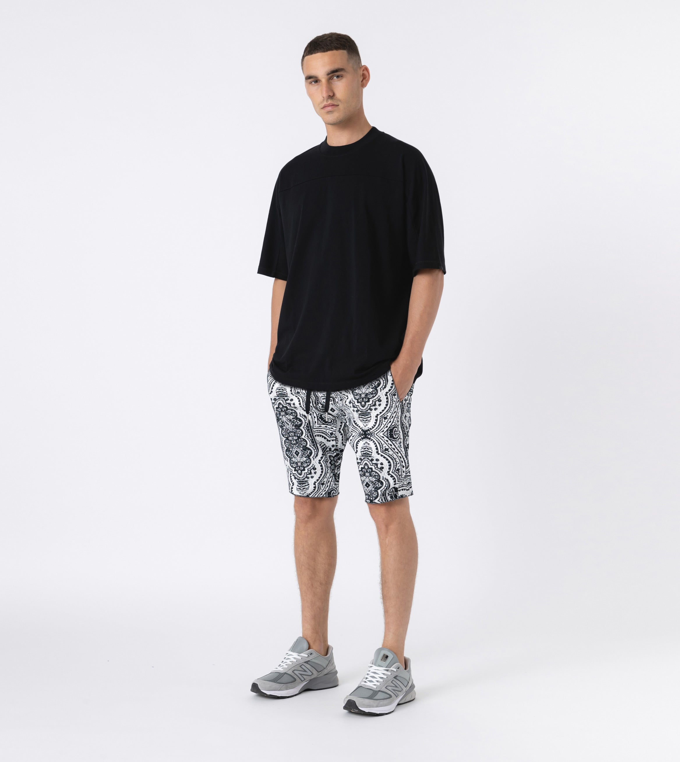 Sureshot Short Milk/Black