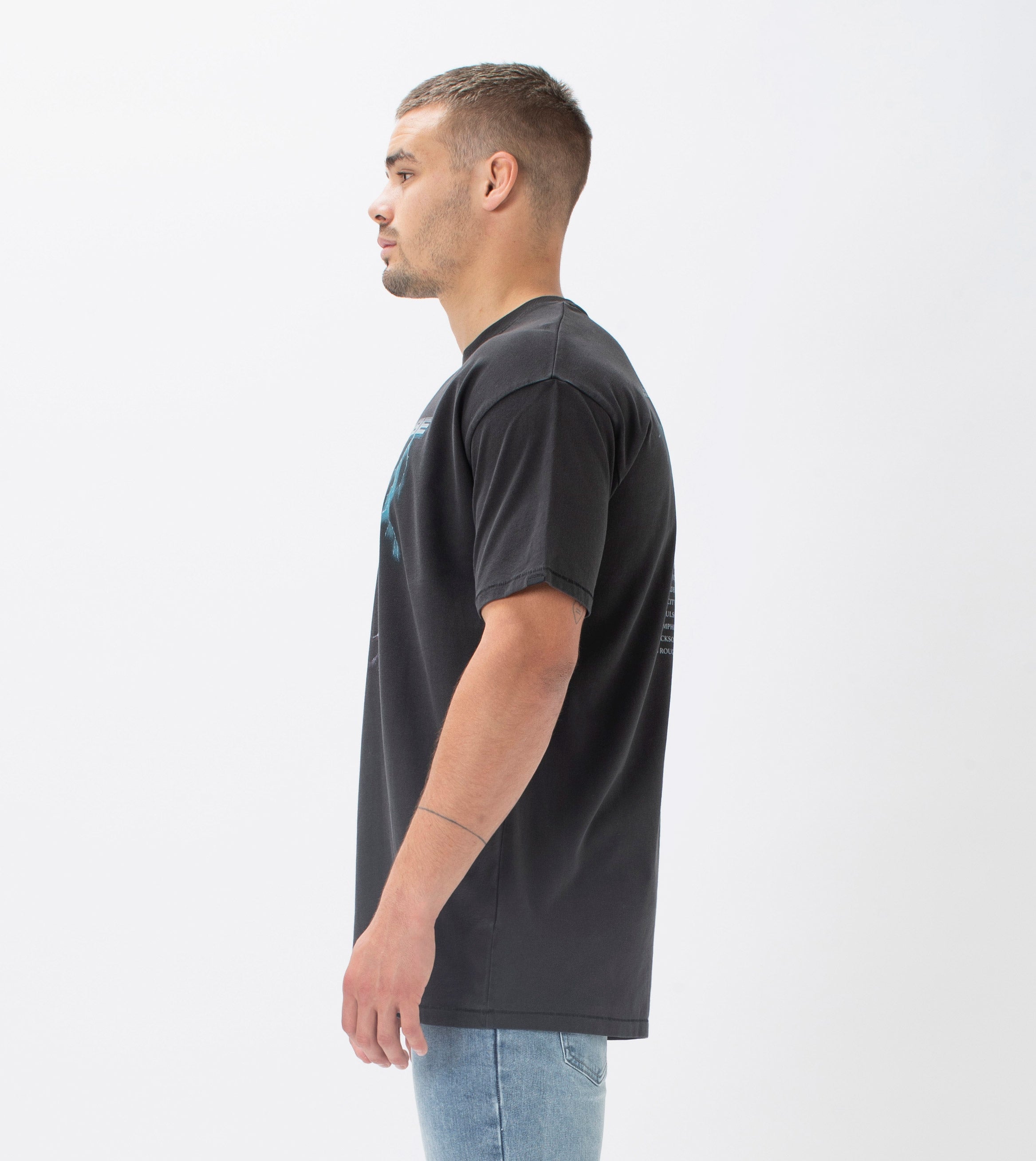 Wolf Box Tee GD Black