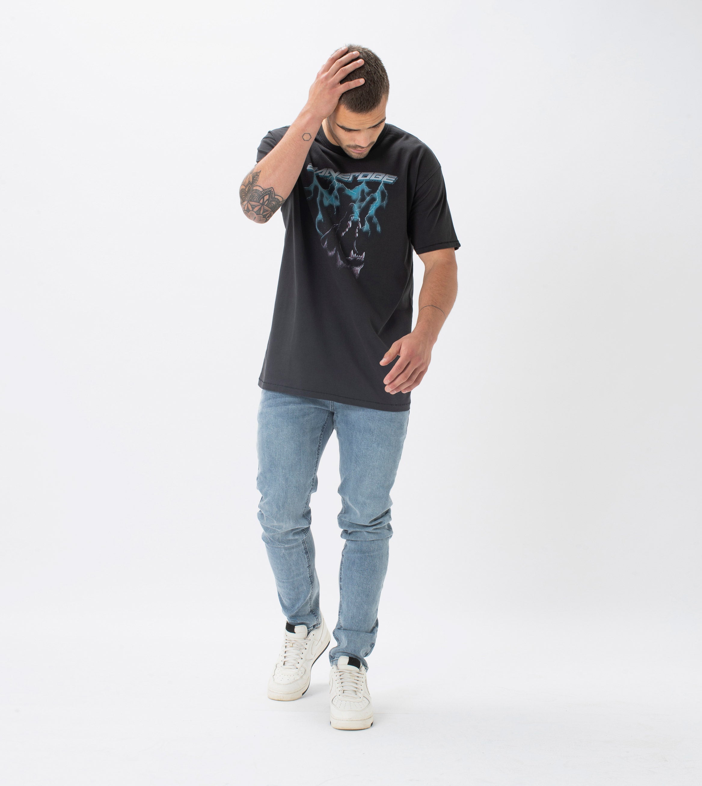 Wolf Box Tee GD Black