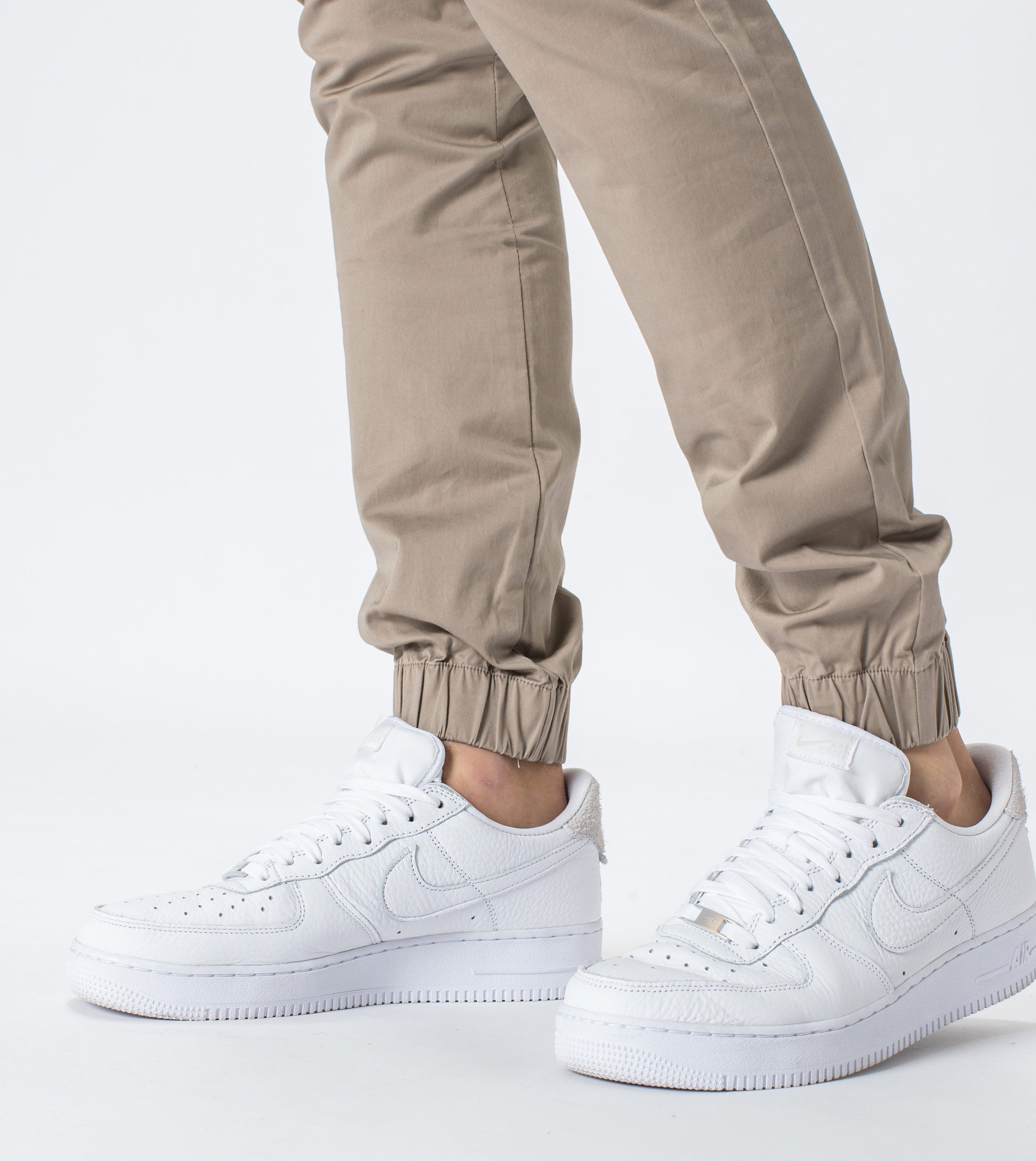 Sureshot Lightweight Jogger Sand